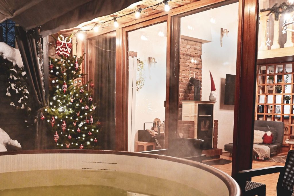 stróżówka ski and spa zimą